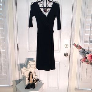 BEAUTIFUL CLASSIC HOLIDAY DRESS